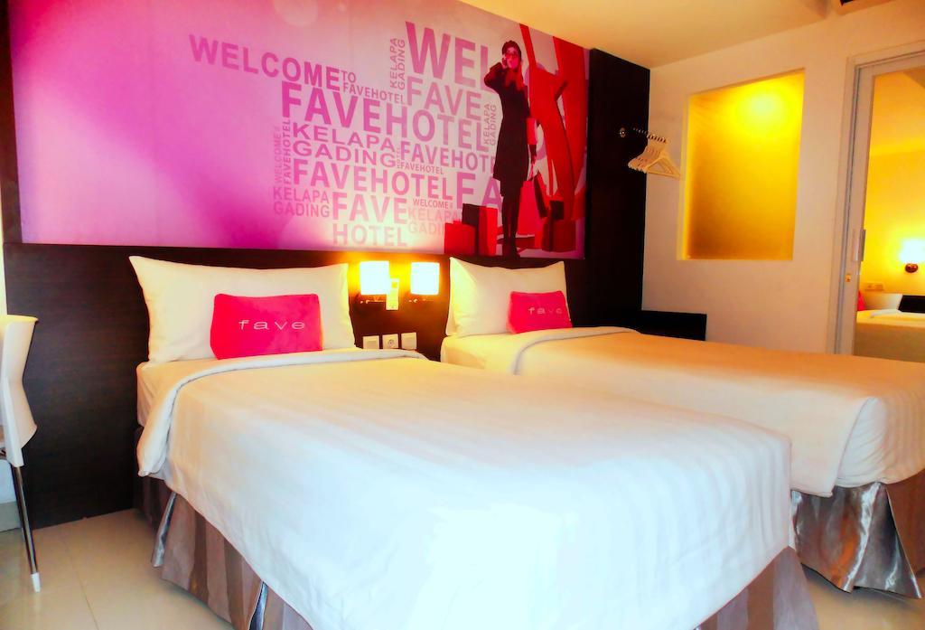 เฟฟโฮเต็ล เกลาปา กาดิง Hotel จาการ์ตา ภายนอก รูปภาพ
