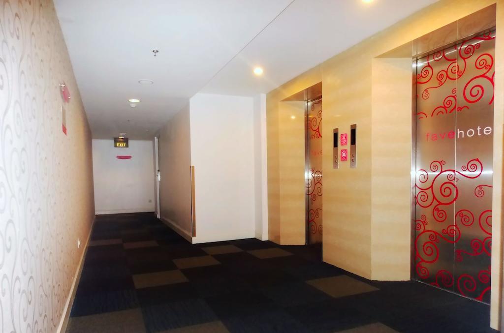 เฟฟโฮเต็ล เกลาปา กาดิง Hotel จาการ์ตา ภายนอก รูปภาพ