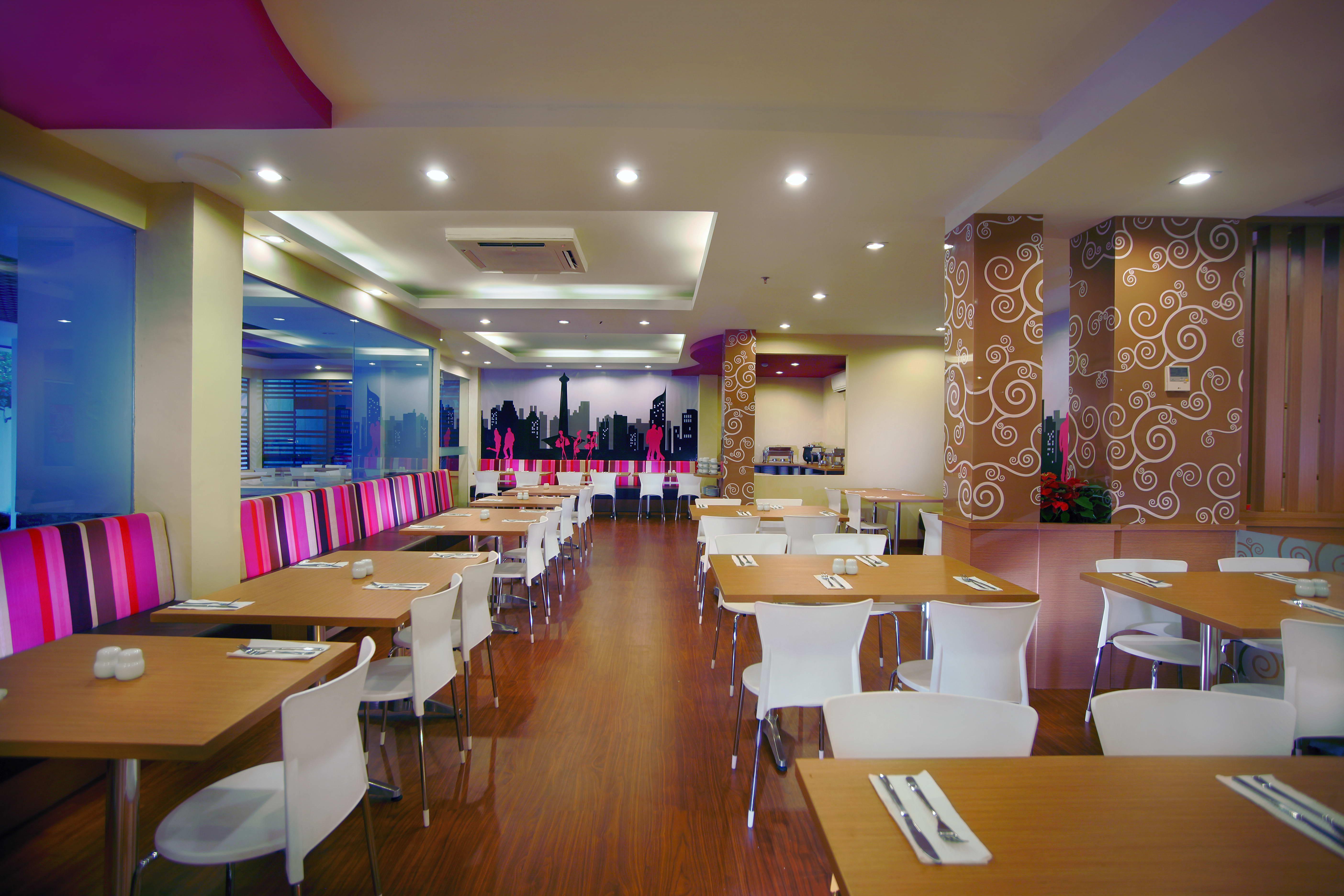 เฟฟโฮเต็ล เกลาปา กาดิง Hotel จาการ์ตา ภายนอก รูปภาพ