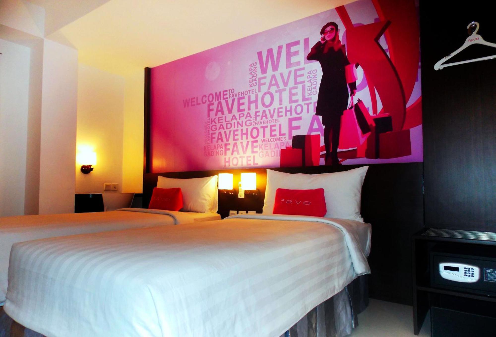 เฟฟโฮเต็ล เกลาปา กาดิง Hotel จาการ์ตา ภายนอก รูปภาพ