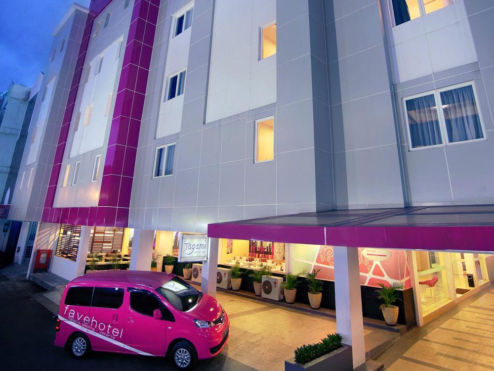 เฟฟโฮเต็ล เกลาปา กาดิง Hotel จาการ์ตา ภายนอก รูปภาพ
