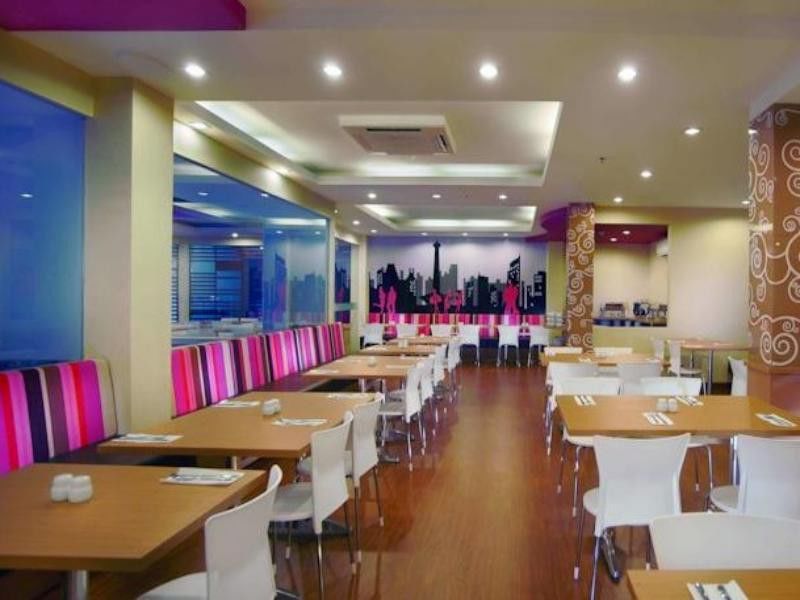 เฟฟโฮเต็ล เกลาปา กาดิง Hotel จาการ์ตา ภายนอก รูปภาพ