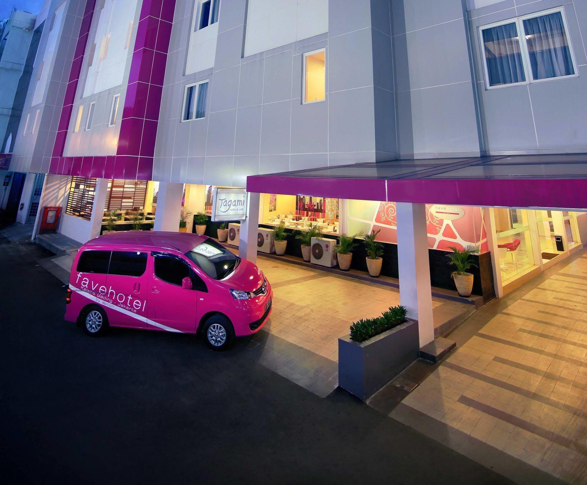 เฟฟโฮเต็ล เกลาปา กาดิง Hotel จาการ์ตา ภายนอก รูปภาพ